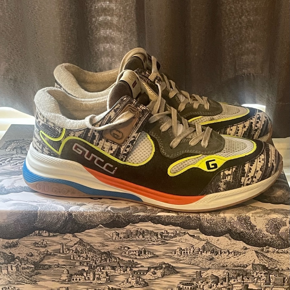 GUCCI ultra pace sneakers